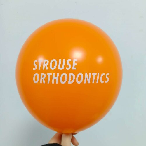 Conas balúin laitéis saincheaptha clóite a ordú